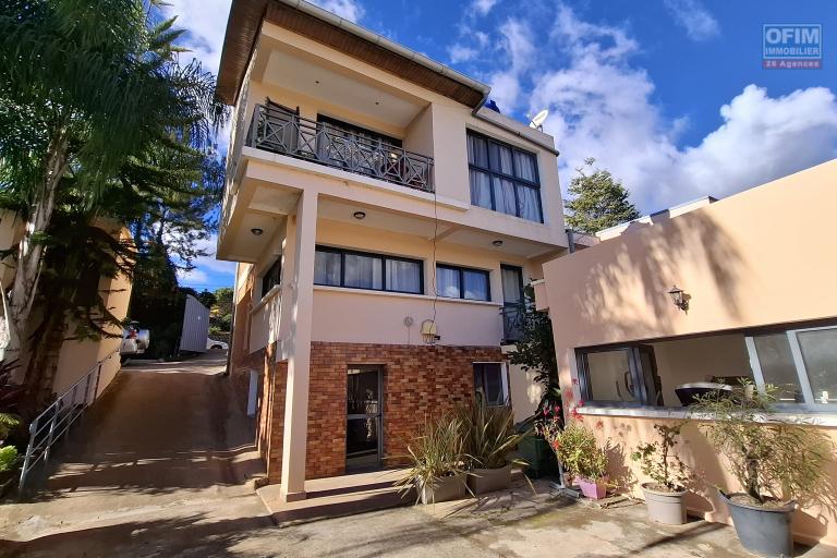 OFIM Immobilier loue un appartement T2 meublé équipé sur Ivato avec piscine dans une résidence sécurisée 24/24