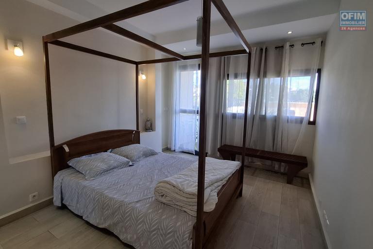 OFIM Immobilier loue un appartement T2 meublé équipé sur Ivato avec piscine dans une résidence sécurisée 24/24