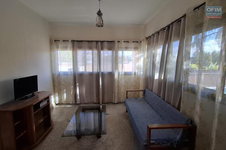OFIM Immobilier loue un appartement T2 meublé équipé sur Ivato avec piscine dans une résidence sécurisée 24/24