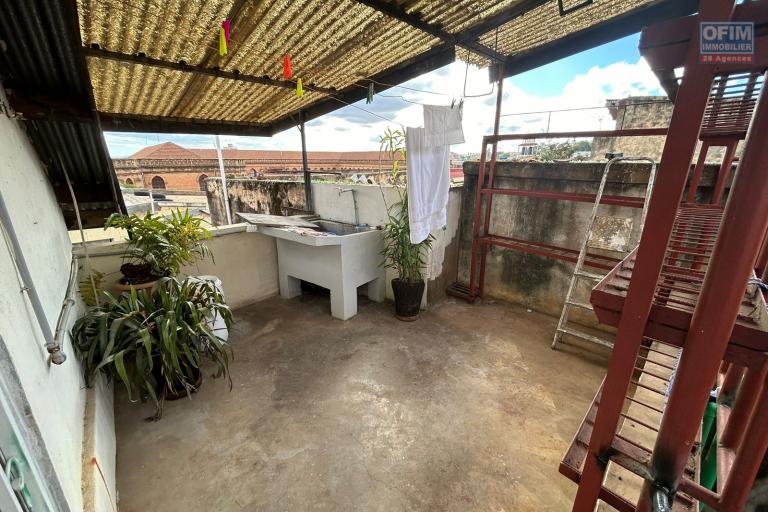 Un appartement T3 meublé à Amparibe