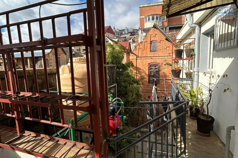 Un appartement T3 meublé à Amparibe