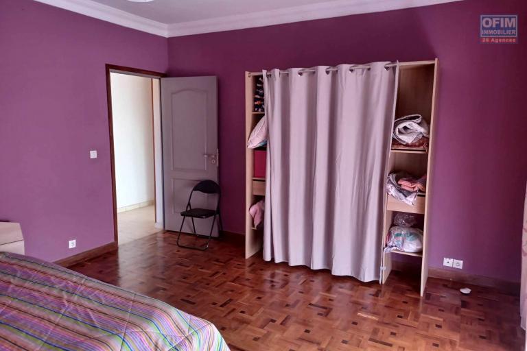 OFIM loue une villa F6 à étage dans un quartier calme sur Mahabo Andoharanofotsy