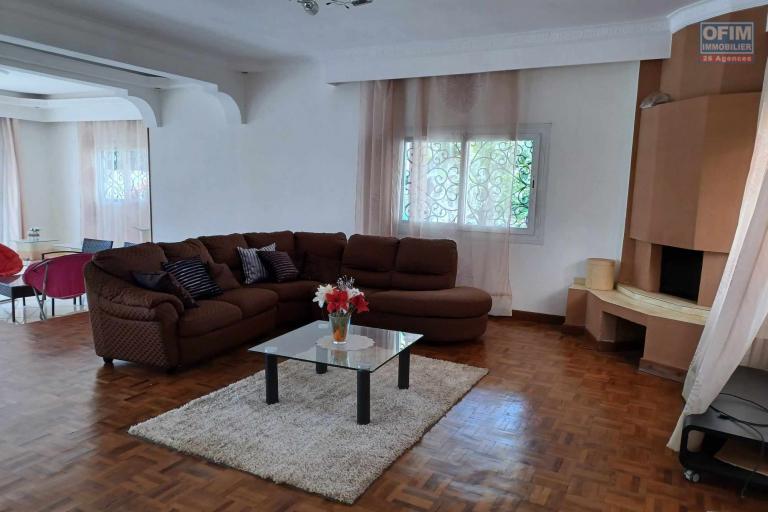 OFIM loue une villa F6 à étage dans un quartier calme sur Mahabo Andoharanofotsy