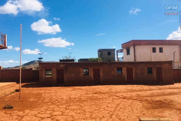 vente d'une propriété avec 900m2 de terrain a Vontovorona