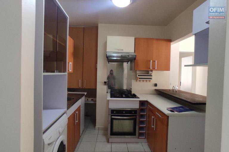 location d'un appartement T3meublé dans une résidence à Mahamasina
