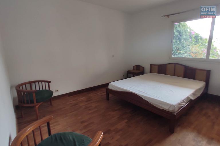 location d'un appartement T3meublé dans une résidence à Mahamasina