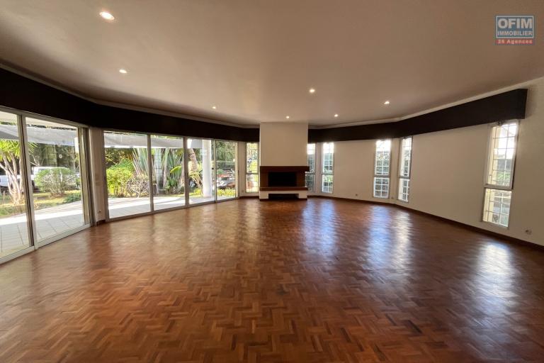 Une villa F5 dans la r&eacute;sidence bonnet &agrave; Ivandry ( CONTACT LALAINA )