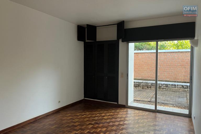 Une villa F5 dans la r&eacute;sidence bonnet &agrave; Ivandry ( CONTACT LALAINA )