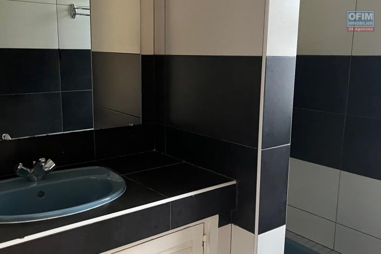 Une villa F5 dans la r&eacute;sidence bonnet &agrave; Ivandry ( CONTACT LALAINA )