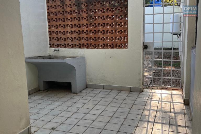 Une villa F5 dans la résidence bonnet à Ivandry ( CONTACT LALAINA 0340858376 )