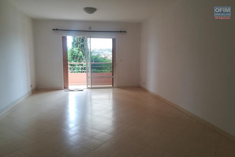 Un appartement T4 sécurisé à Ampandrianomby