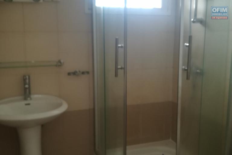 Un appartement T4 sécurisé à Ampandrianomby