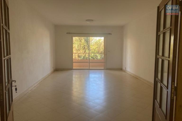 Un appartement T4 sécurisé à Ampandrianomby