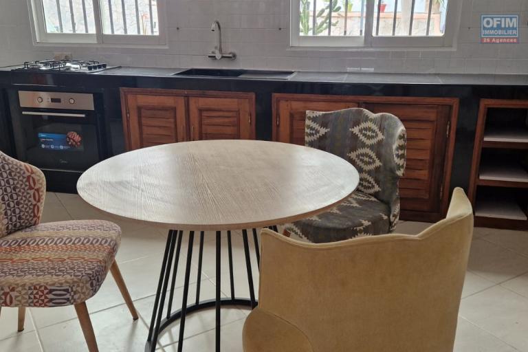 A LOUER Villa F6 dans un quartier résidentiel à 7mn à pieds du lycée Français a Ambatobe, Contact Francia  0340221869