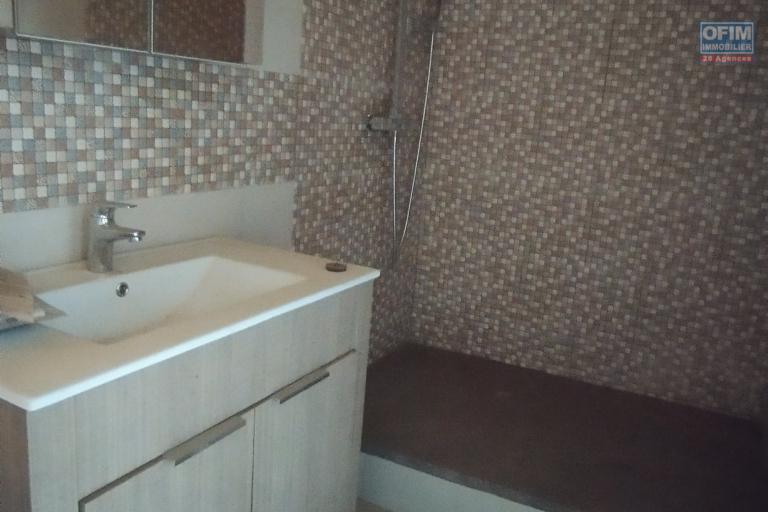 A louer, une villa de style traditionnelle F5 à Andranomena- Ambohibao
