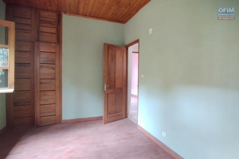 A louer, une villa de style traditionnelle F5 à Andranomena- Ambohibao