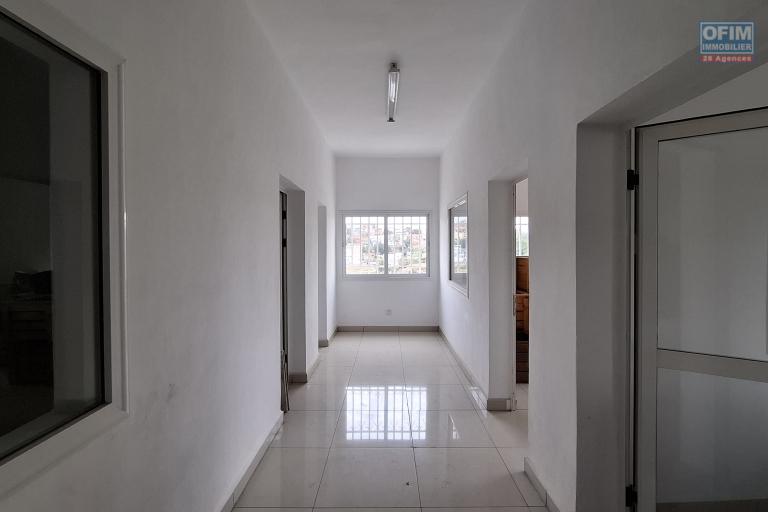 OFIM Immobilier offre en location deux bureaux de 105,25m2 sur ambolokandrina.