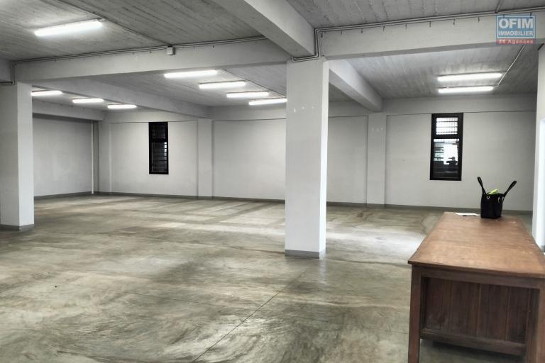 A LOUER - ENTREPOT 225M2 Ankorondrano