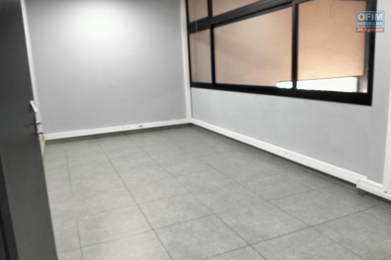 A LOUER - ENTREPOT 225M2 Ankorondrano