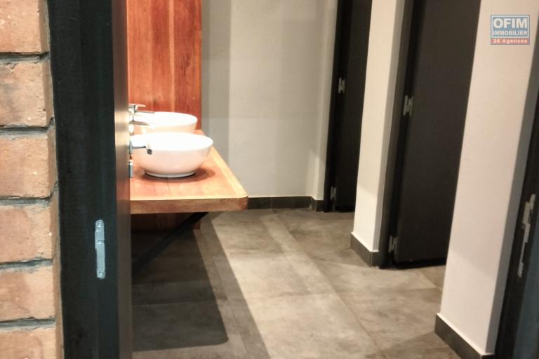 A LOUER - ENTREPOT 225M2 Ankorondrano