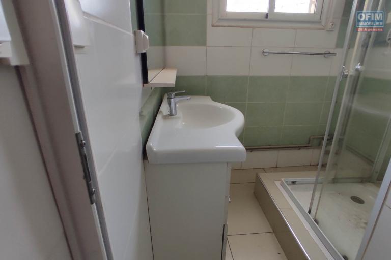 A LOUER appartement T3 avec 2 places de parking à Ivandry Tanàna