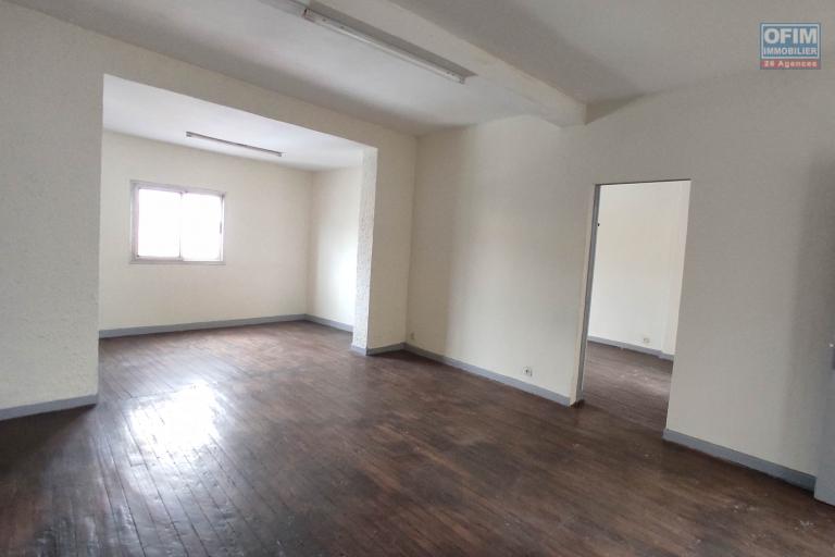 A LOUER appartement T4 à Behoririka