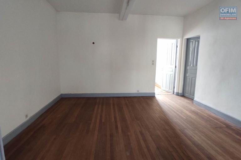 A LOUER appartement T4 à Behoririka