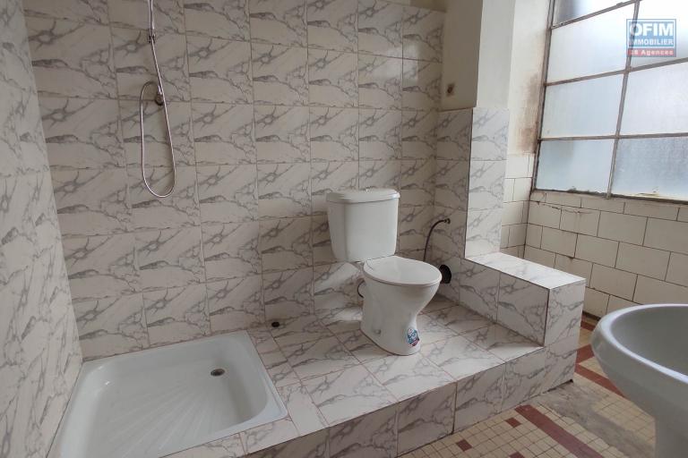 A LOUER appartement T4 à Behoririka