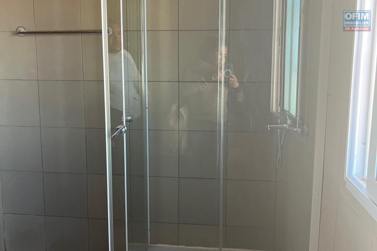 Vente ou location d'une maison F6 &agrave; Andranovelona Ilafy sur terrain de 800m2