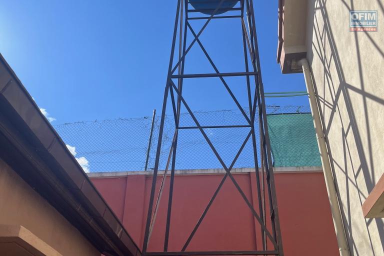 Vente ou location d'une maison F6 &agrave; Andranovelona Ilafy sur terrain de 800m2