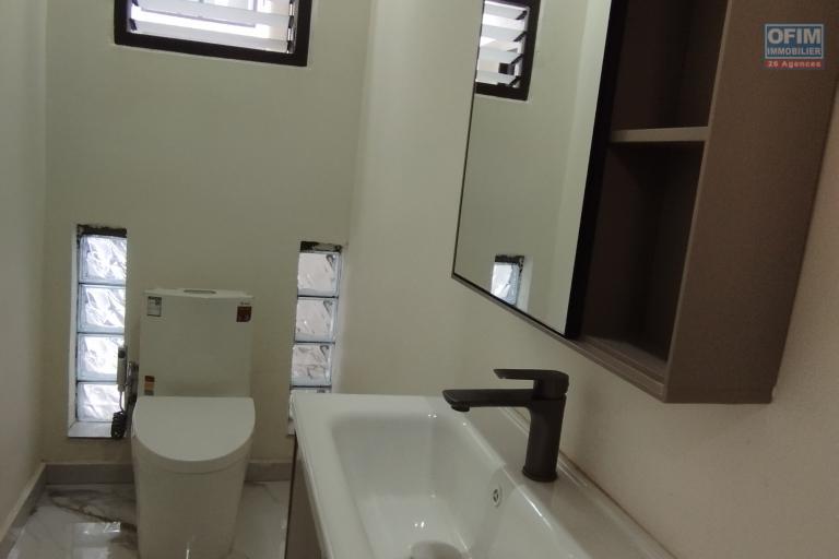 EN EXCLUSIVITE, A vendre appartement T4 de 145 m2, dans une résidence avec piscine à Talatamaty proche Ivato-Antananarivo