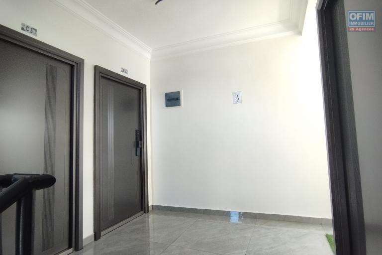 EN EXCLUSIVITE, A vendre appartement T4 de 145 m2, dans une résidence avec piscine à Talatamaty proche Ivato-Antananarivo