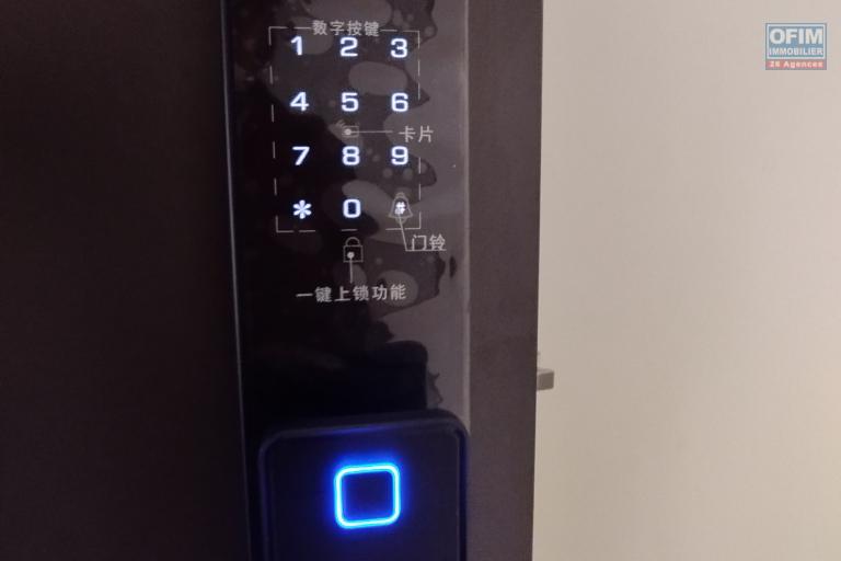 EN EXCLUSIVITE, A vendre appartement T4 de 145 m2, dans une résidence avec piscine à Talatamaty proche Ivato-Antananarivo
