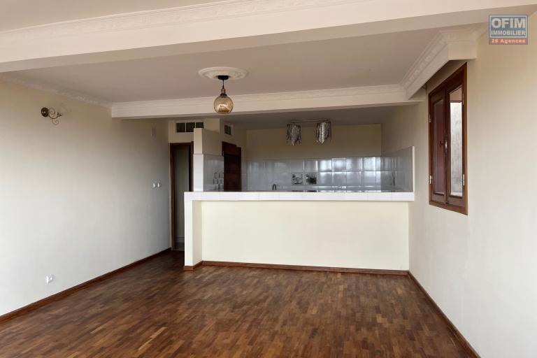 Un appartement T4 à Ambatovinaky