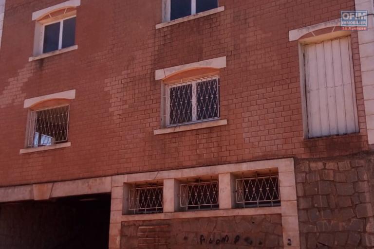 Vente d'un maison F6 à Amboanjobe