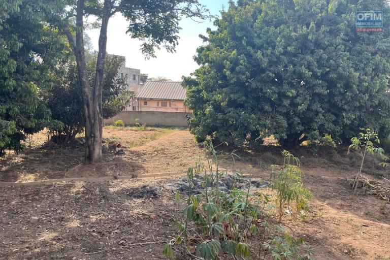 Vente d'une petite maison sur un terrain de 1 485m2 à Ambatomaro