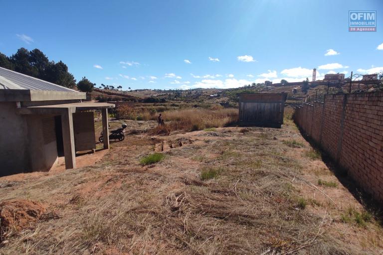 A VENDRE une propriété de 1 420m2 à Betsizaraina