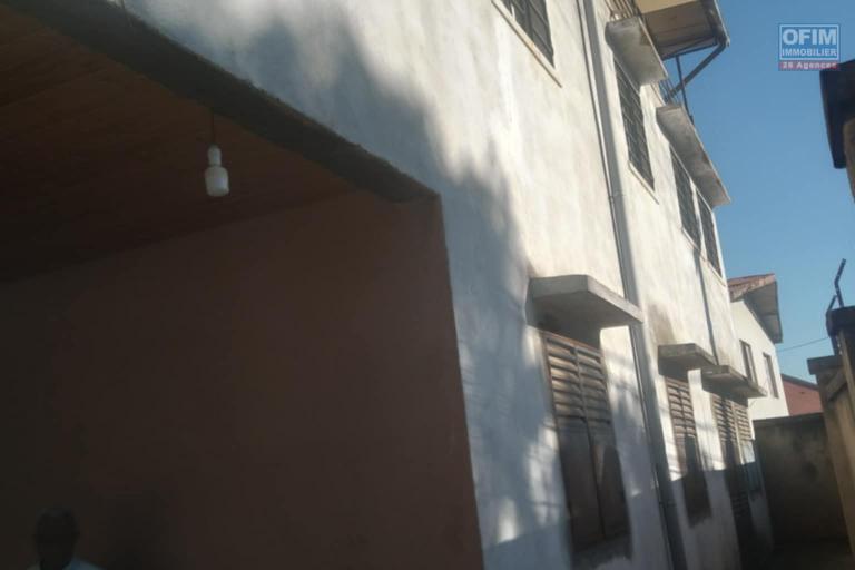 OFIM Offre une maison en cours de finition en vente sur Betongolo. Parfaite pour bureaux, commerce ou habitation. Prix exceptionnel à saisir immédiatement !