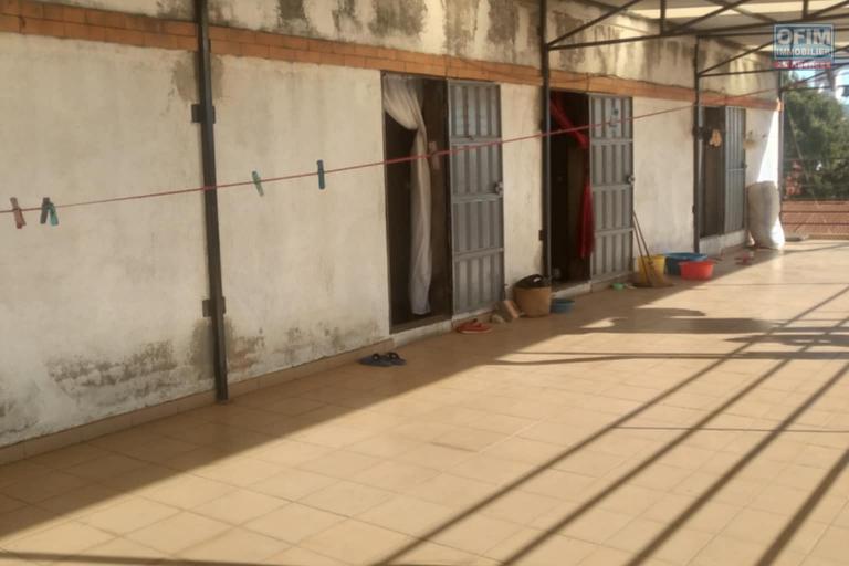 OFIM Offre une maison en cours de finition en vente sur Betongolo. Parfaite pour bureaux, commerce ou habitation. Prix exceptionnel à saisir immédiatement !