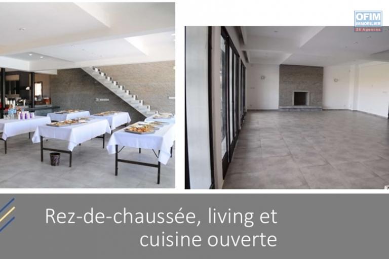 Villa moderne F5 avec piscine sur un terrain de 2000m2 en location sur Anosiala Alakamisy, disponible de suite
