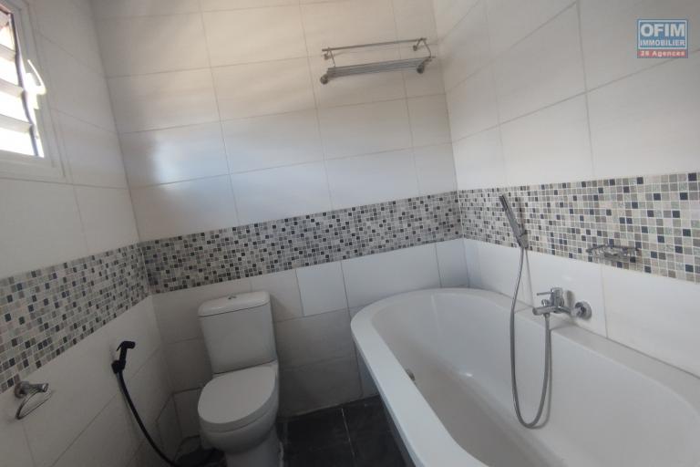 A louer, appartement T3, proche des commodités sur Analamahitsy-Antananarivo