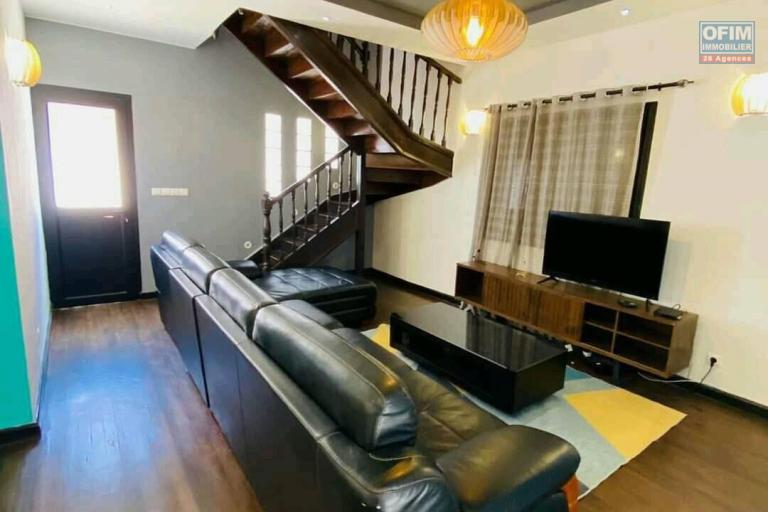 Villa F4 semi-meublée en location sur Mahazoarivo Ambohitsoa.