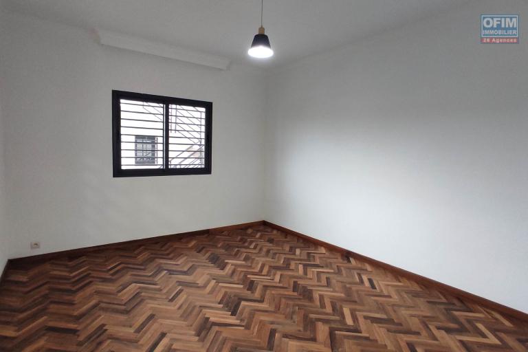 A VENDRE une villa  neuve  de 200m2 habitable avec piscine sur 420m2 a Manadriana Ambatobe