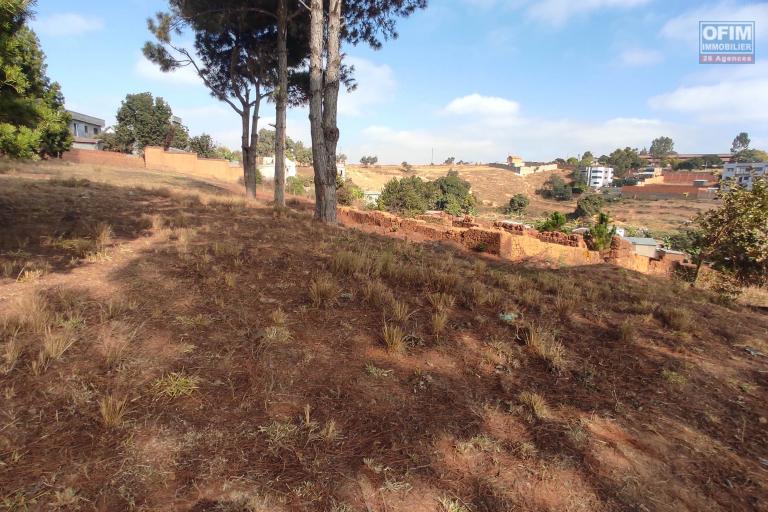 A VENDRE un beau terrain de 18 340m2 Soamanandray à 10mn de l'aéroport d'Ivato