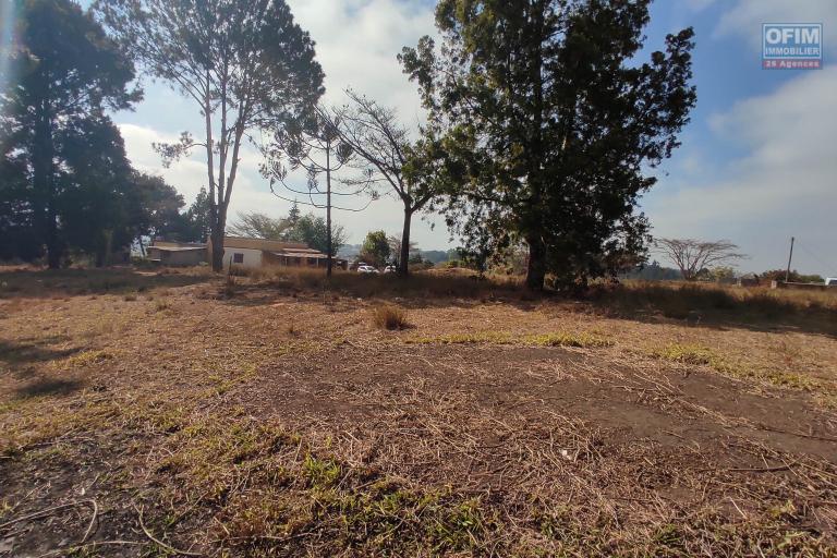 A VENDRE un beau terrain de 18 340m2 Soamanandray à 10mn de l'aéroport d'Ivato