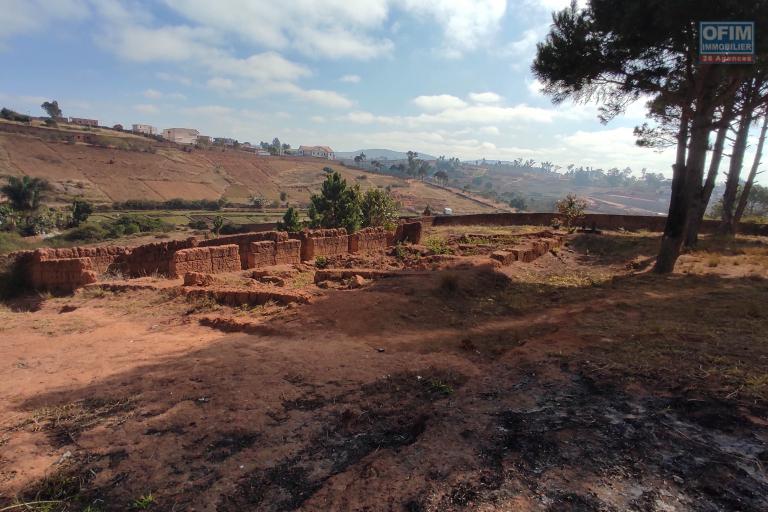 A VENDRE un beau terrain de 18 340m2 Soamanandray à 10mn de l'aéroport d'Ivato