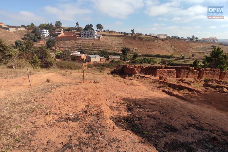 A VENDRE un beau terrain de 18 340m2 Soamanandray à 10mn de l'aéroport d'Ivato