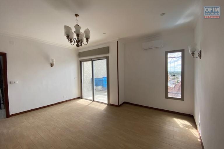Une villa F7 avec piscine à Ivandry