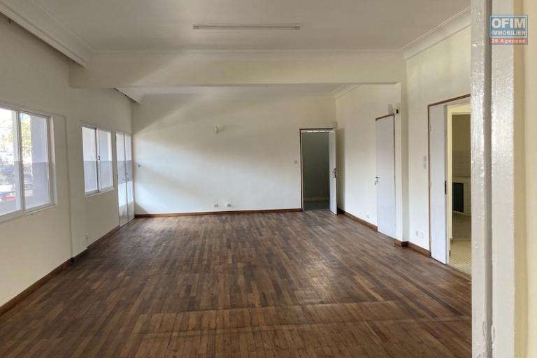 A louer local bureau  de 170M2 en plein centre ville d'analakely