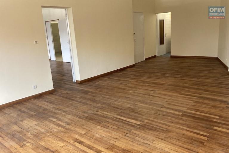 A louer local bureau  de 170M2 en plein centre ville d'analakely